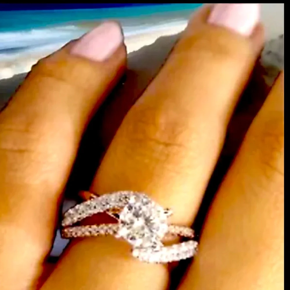 14 Kt Rose Gold & Sterling Silver Main 💎 Moissanite W/Moissanites Lining Ring